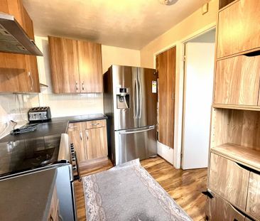 3 bedroom end of terrace house to rent - Photo 6