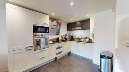 2 bedroom flat to rent - Photo 4