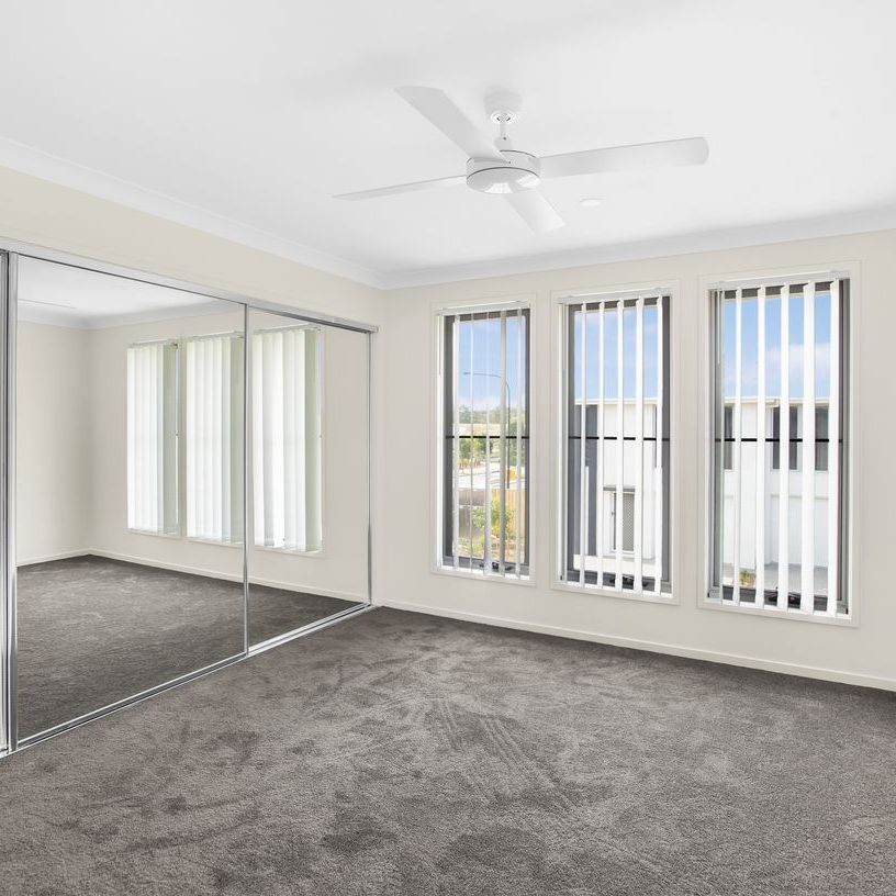 Boutique 3 Bedroom Townhouse - Photo 1