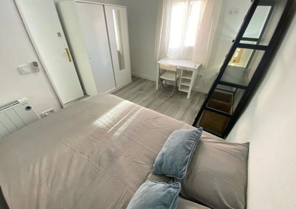 Calle de Concepción de la Oliva, Madrid, Community of Madrid 28021