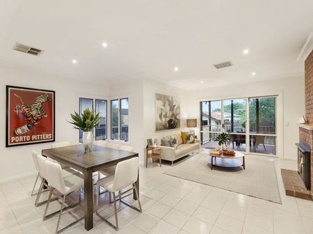 Large Family Home In Great Location - Photo 2