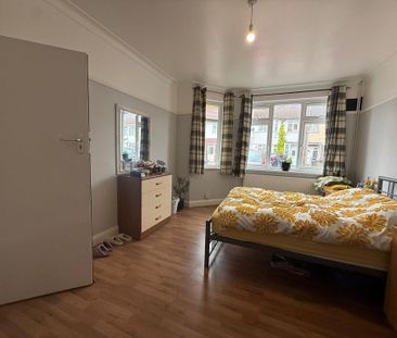 4 bedroom terraced house to rent - Photo 3