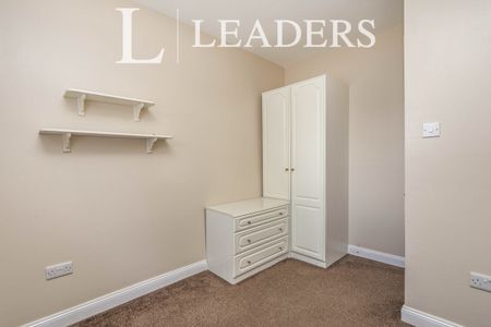 4 bedroom house to rent Gleneagles Drive, Waterlooville, Hampshire, PO7 - Photo 3