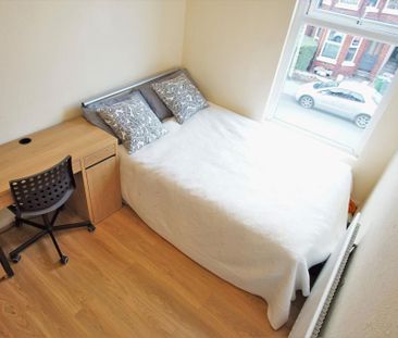 8 bedroom terraced house to rent - Photo 2