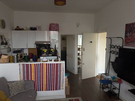 1 Bed Flat, Leytonstone Road, E15 - Photo 2