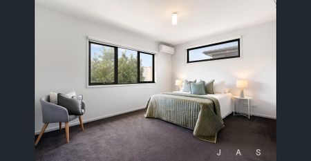 Modern Sophistication, Relaxed Lifestyle Location - Photo 2