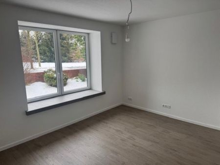 Erstbezug nach Komplettumbau – Barrierefreie 2-Zimmer-Wohnung mit - Photo 3