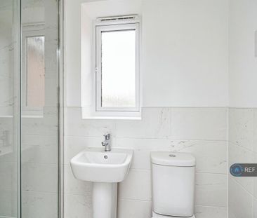 4 bedroom detached house to rent - Photo 5