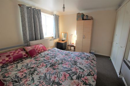 Newcombe Rise, West Drayton - Photo 2