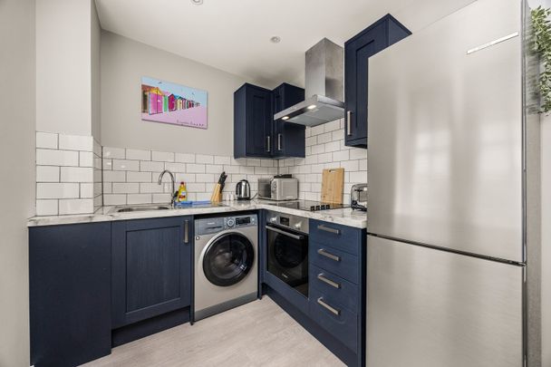 2 Bed Flat, Richmond Place, BN2 - Photo 1