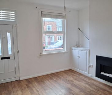 2 bedroom terraced house to rent - Photo 6