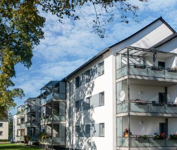 Wohlfühlen am Nordring: Lichtdurchflutete Wohnung mit Designbodenbelag - Photo 3