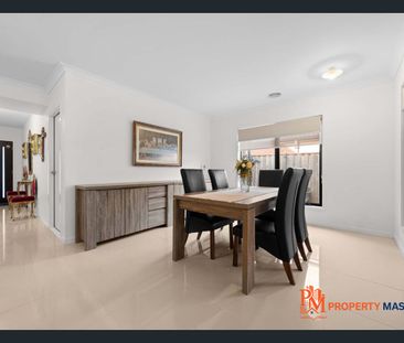 Beautiful Family Home For Lease in Weir Views!! - Photo 3