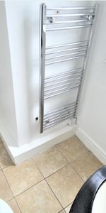 1 bedroom in a house share to rent - Photo 4