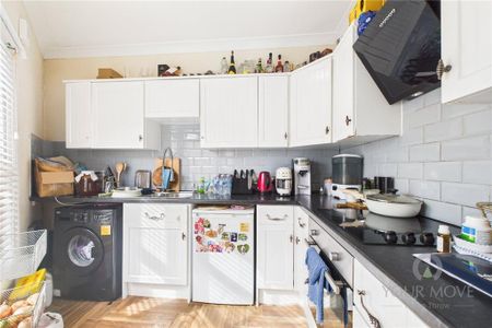 2 bedroom flat to rent - Photo 4