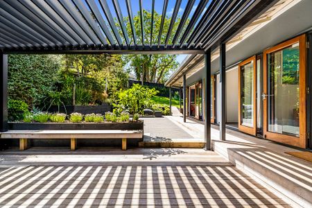Remuera, 5 bedrooms - Photo 2