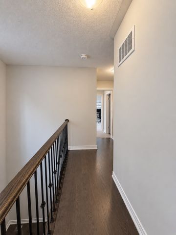 For Lease - 10 Morrison Crescent, Whitby, Ontario - Photo 3