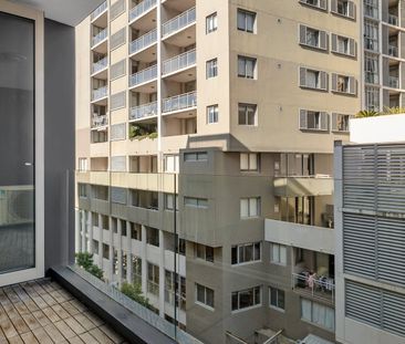 Modern One Bedroom Apartment in the Heart of St Leonards - Photo 4