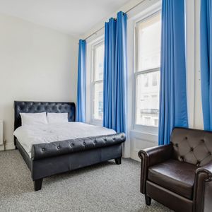 Castletown Road, London, W14 - Photo 2