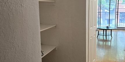 Grand 4 1/2 Renové A Louer - Photo 3