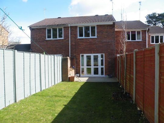 2 bedroom terraced house to rent - Photo 1