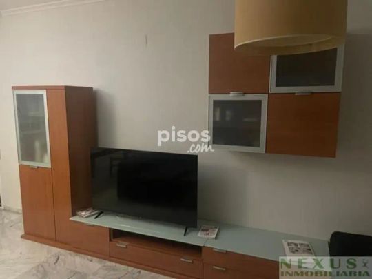 Piso en alquiler en Centro - Photo 1