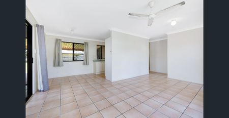 LOW-SET FAMILY HOME - CENTRAL TO EVERYTHING THAT MATTERS - Photo 3