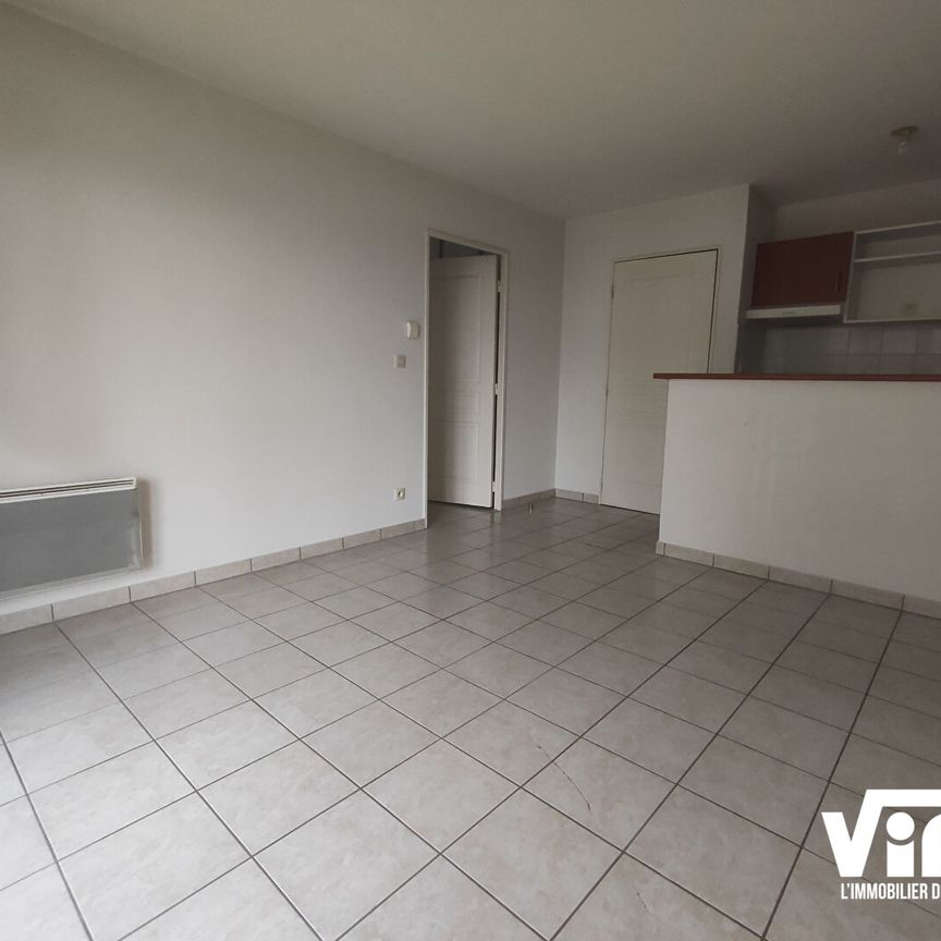 T2 DE 36 m² PROCHE PLACE DES CARMES - Photo 1