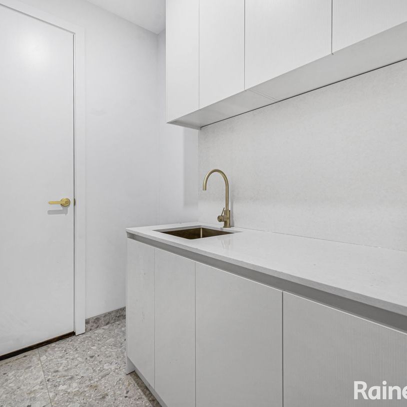 Spacious & Modern Family Living in Wollert - Photo 1