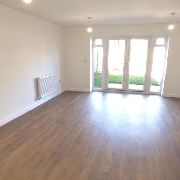 2 bedroom terraced house to rent - Photo 1