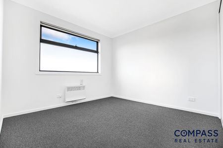 48 Cinnamon Drive, Cranbourne East VIC 3977 - Townhouse For Rent | Domain - Photo 2