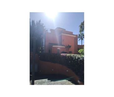 3 room luxury House for rent in Marbella, Andalusia - Photo 4