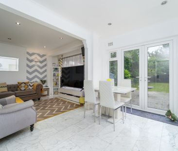 5 bedroom Semi-detached house to rent - Photo 4