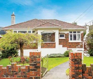 A beautiful brick house in a NEV’s most sought-aft - Photo 5