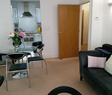 1 Bed Flat, Elektron Tower, E14 - Photo 3