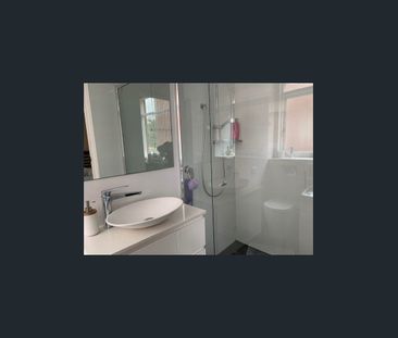 1 Bedroom Apartment in Prime Location - Photo 2