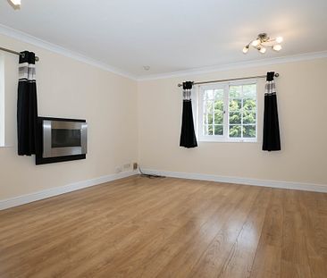 2 bedroom apartment to let - Photo 5