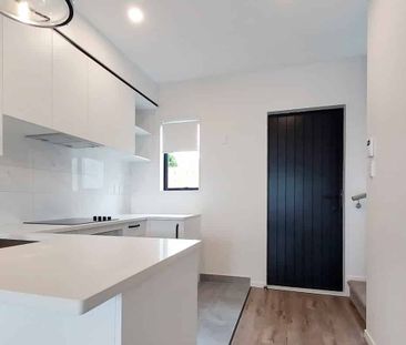 Townhouse Elevated Views! - Photo 4