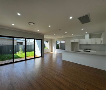 Convenient Living in Morisset - Photo 3