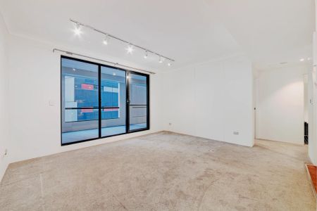 411/242 Elizabeth Street,Surry Hills,New South Wales 2010, Sydney - Photo 2