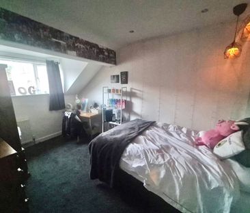6 Bed - 72 Royal Park Avenue, Hyde Park, Leeds - LS6 1EY - Student - Photo 3