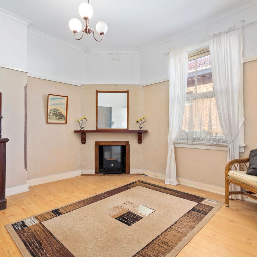 3-BEDROOM HOUSE FOR RENT - Photo 1