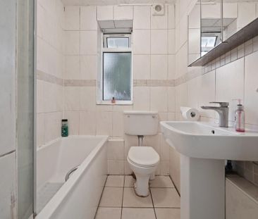 2 bedroom ground floor flat to rent - Photo 4