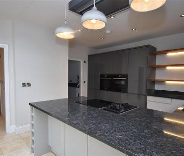 5 bedroom house to rent - Photo 2