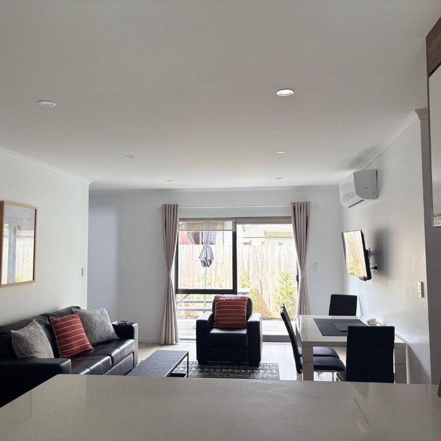 Highlight on Hibiscus - Photo 1