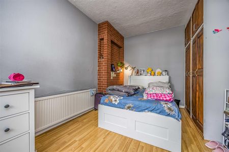 House - Terraced For Rent Manners Road, Southsea - Photo 2