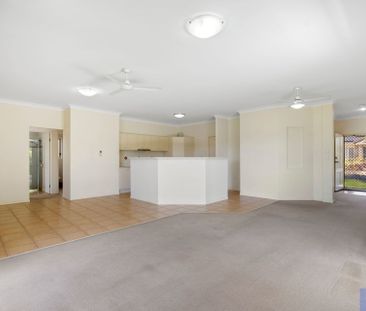 39 Bella Vista Circuit, Edens Landing QLD 4207 - House For Rent | D... - Photo 3