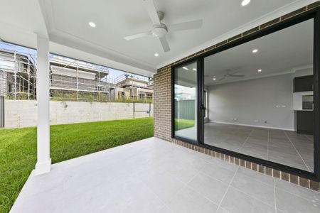 CAPHILLY ESTATE - BRAND NEW TWO STOREY HOME - Photo 5