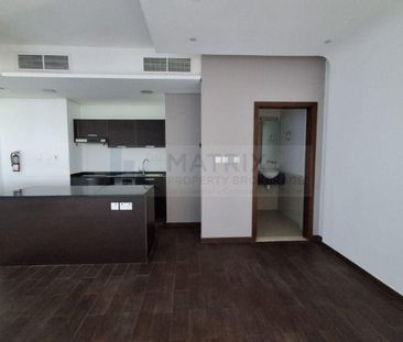 Unfurnished Unit I High Flr. I Parking I Spacious - Photo 4