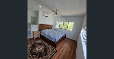 LOW MAINTENANCE TOWNHOUSE - IN POPULAR NORTHSHORE - Photo 2